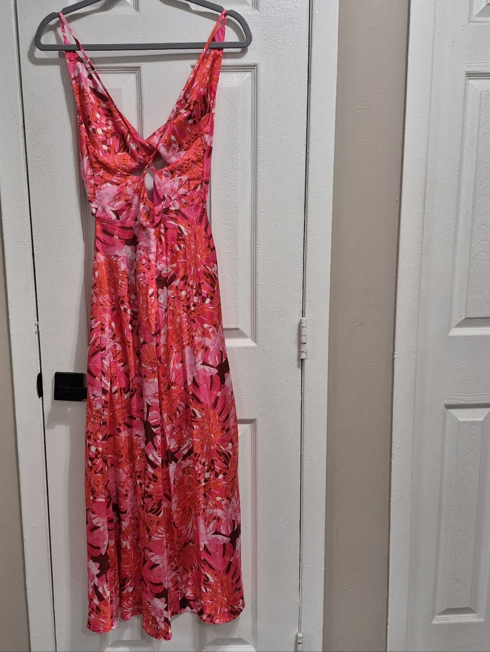 Women's Showpo. Pink Orange Floral Cutout Maxi Dress Size 6 - Picture 2 of 11